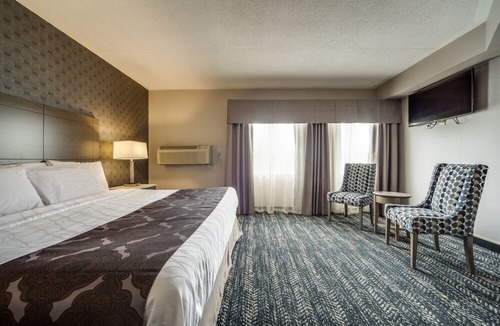 Airport Road Business Centre Hotel | Monte Carlo Inn - Brampton Suites