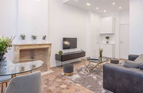 Quartier Sainte-Avoye Apartment | Montmorency II - One Bedroom Apartment, Sleeps 4