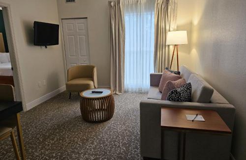 Florida Central Atlantic Coast Hotel | Montreal Suites