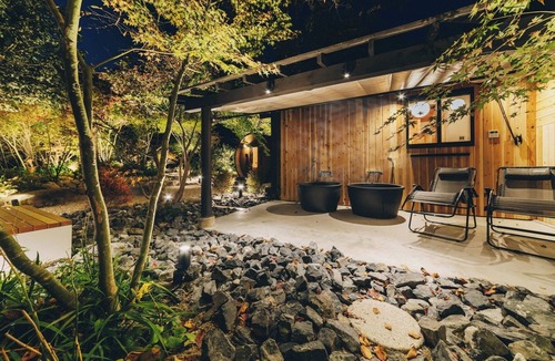 Hatsukaichi Cottage | moon river openair bathsaunaswitch on big scree/Hatsukaichi Hiroshima