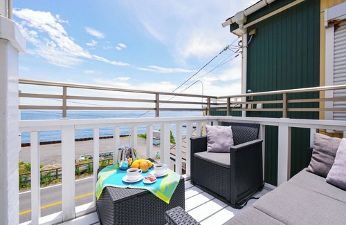 Yokosuka House | Moon road Oceanfront Villa with Traditional Japanese wooden bath Dry sauna/Yokosuka Kanagawa
