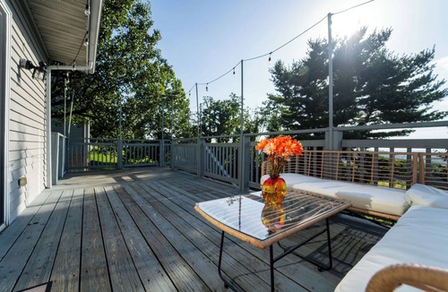 Dellslow House | Morgantown Stay Near Trails, Deck & Fire Pit