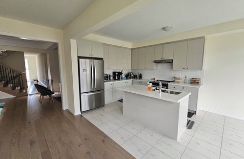 York Regional Municipality House | Most affordable room in the area with great amenities