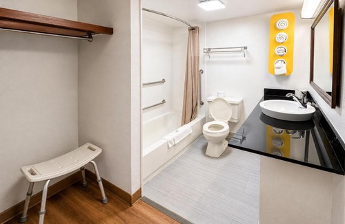 New Stanton Hotel | Motel 6-New Stanton, PA