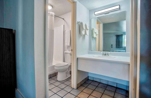 Tucson Hotel | Motel 6 Tucson, AZ - East Williams Center