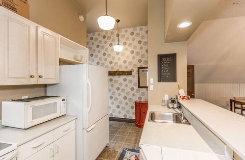 Creemore House | Mountain Ash Farm Country Manor