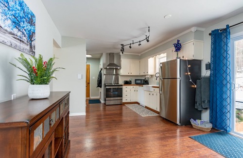 Roxbury House | Mountain Getaway w/Hottub, Views, Gamesroom, Fire Pit