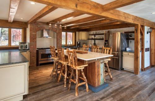 New Paltz Ski Chalet | Mountain Lodge Retreat, Near New Paltz & Hikes