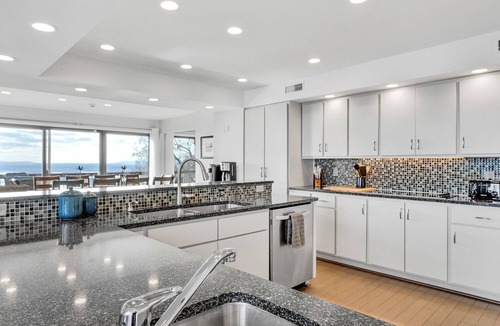 Harrisburg House | Mountain Retreat ★ HEATED POOL ★ Amazing Views!
