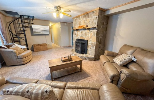 Allegheny Township House | Mountain Retreat near Resorts, Distilleries, Indian Lake Flight 93 wedding venue