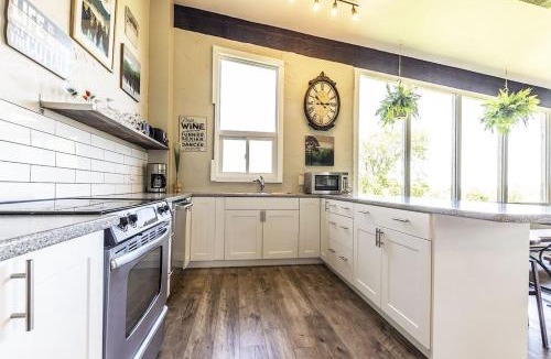 The Blue Mountains Ski Chalet | Mountain View-Backyard-Air-Conditioning-BBQ-15mins walk Blue Mountain Village