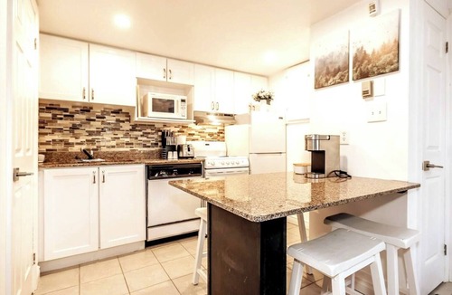 The Blue Mountains Condo | Mountainside Studio Bliss: Steps to Slopes, Renovated, Pool, 2 Hot Tubs, Tennis