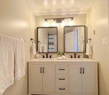 Craigleith Apartment | Mountainside Retreat