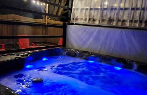 South Bruce Peninsula House | Movie Themed House with mini-Arcade & Hot Tub