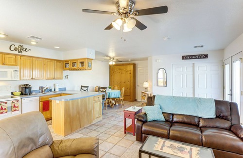 Foothills Apartment | Mtn-View Casita w/Rooftop Deck & Patio in Yuma!