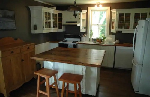Creemore House | Mulmur Getaway, outside of Creemore