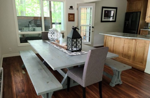 Gravenhurst Cottage | Muskoka Charm Beautiful four bedroom cottage