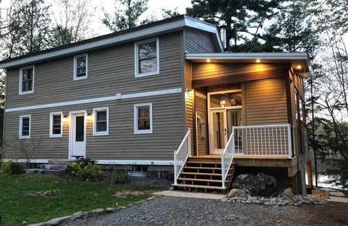Gravenhurst Cottage | Muskoka Charm Beautiful four bedroom cottage