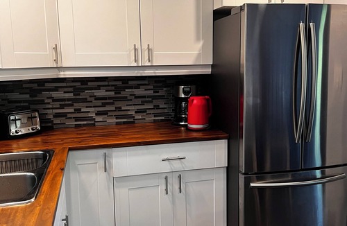 Bala Cottage | Muskoka lakefront,private sand beach ,cosy-family cottage