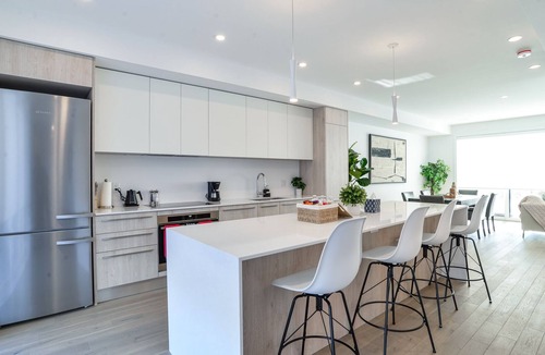 Gravenhurst Cottage | Muskoka Luxury 3 Bedroom Villa