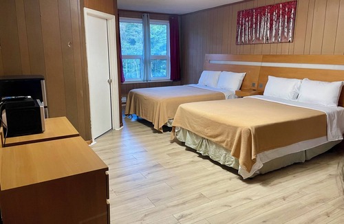 Gravenhurst Hotel | Muskoka Nights Motel