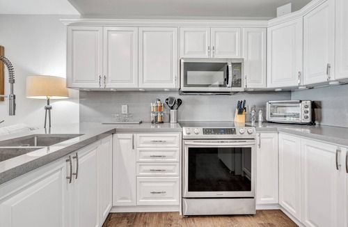 Port Stanton Cottage | Muskoka Retreat-Sparrow L. Clean Reno'd CAC Sunsets Shallow sandy entry Sleeps 8