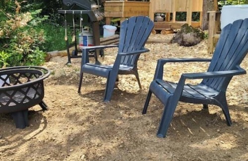 Chatsworth Cabin | Mystic River Retreat Waterfront Glampingnn