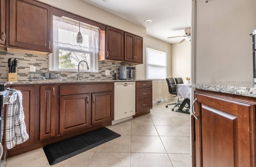 Mechanicsburg House | N/A - 5 Woods Dr - Cumberland Valley School District