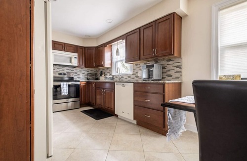 Mechanicsburg House | N/A - 5 Woods Dr - Cumberland Valley School District
