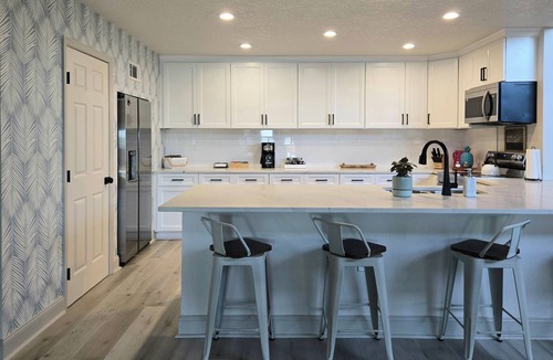 Lakeland House | Nature Lover's Lake & Pool Home - Sunrise Views! Sleeps 10 w/7 Beds