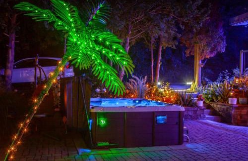 Hamilton House | Nature Oasis Bar Room