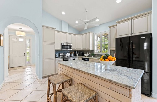 Naples Park Apartment | Neapolitan Remodeled Chic Home/Pool/Animal-Friendly/Walk to Vanderbilt Beach!