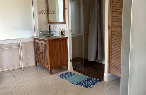 Couilly-Pont-aux-Dames Apartment | Near Disney, apartment in large, quiet property.