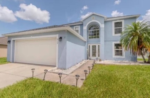 Winter Haven House | Near LegoLand -Family friendly 4 bedroom house with games & Pool in Winter Haven