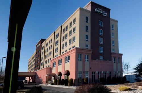 Carteret Apartment | Near NYC Welcoming Double Suite Sleeps 4 Prime Location