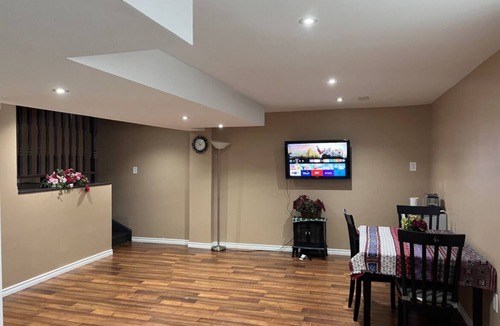 Brantford House | Neat & Cozy Private Basement in a House for your stay