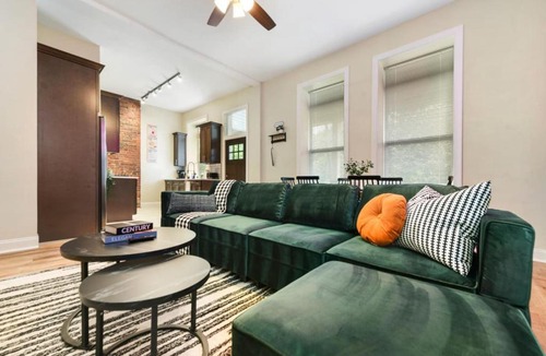 Point Breeze North Apartment | Netflix+BBQ+9Bedrooms With Parking Near Bakery Sq.