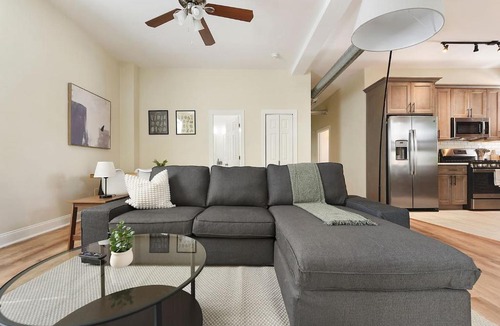 Point Breeze North Apartment | Netflix+Free Parking Near Shopping|Parks|Dining