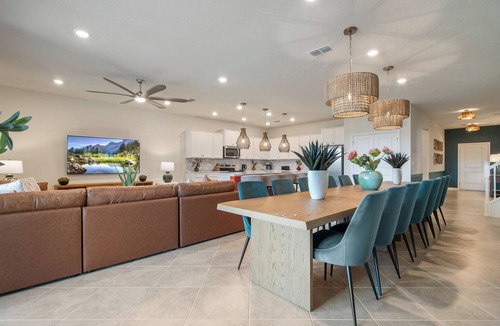 Clermont House | New 10BR Luxury Retreat Pool, Spa, Near Disney