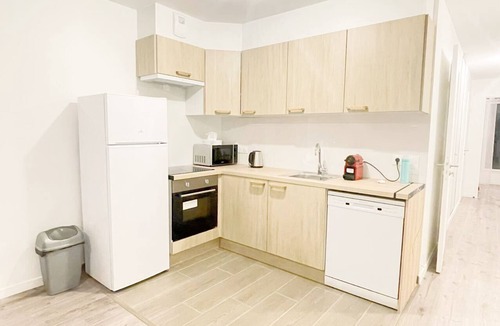 Bagneux Apartment | NEW : - 20%, 8/6/4 passengers, Free Parking