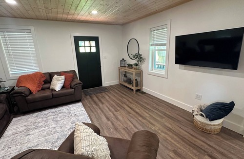 Duncansville House | NEW! 3-bed farmhouse in Duncansville w AC, WiFi. Close to Blue Knob Ski Resort