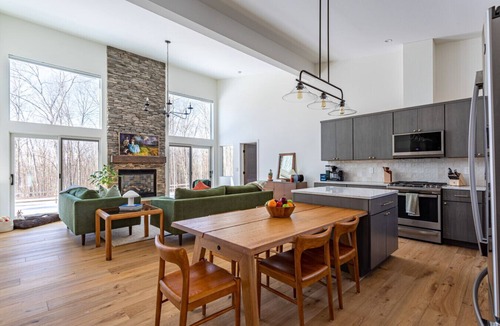 Narrowsburg House | NEW: A Sleek Glass Walled Retreat in Narrowsburg