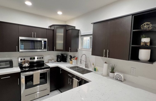 West Little River House | NEW BUILD! Luxury 3 Bedroom/2 Bathroom Private Clean Home - MIAMI☀️🏝