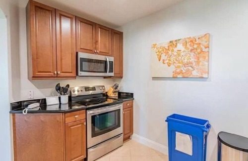 Reunion Condo | New Cozy Family Retreat, Free Shuttle to Disney