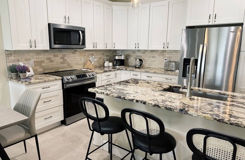 Venice House | NEW Cozy Home in Historic Venice