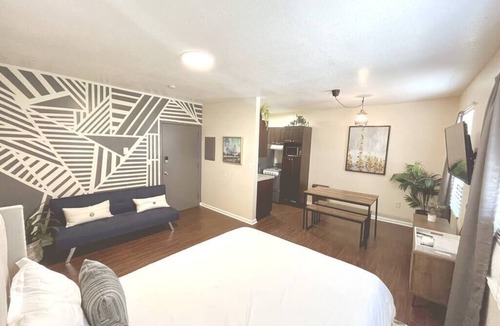 Little Haiti Apartment | New Cozy Studio near Design District & Wynwood