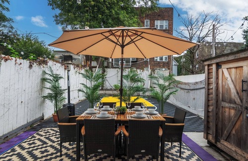 McGinley Square House | NEW! COZY Urban Oasis 4 BR 3 BA near NYC+Parking