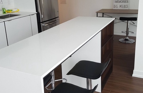 Downtown Mississauga Apartment | New Executive Style Three Bedroom Condo