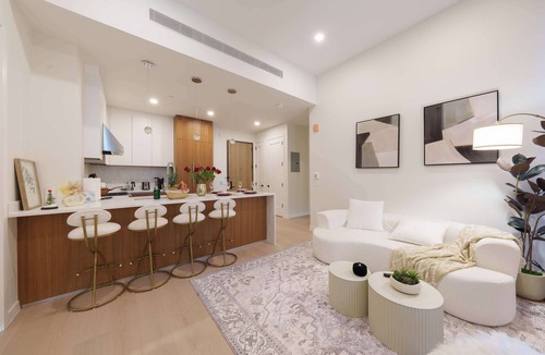 Queens Apartment | New Luxury Penthouse w/Pool & Gym in Flushing