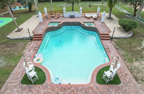 Candler House | NEW! Pickleball Arcade Racetrack Pool Golf Firepit